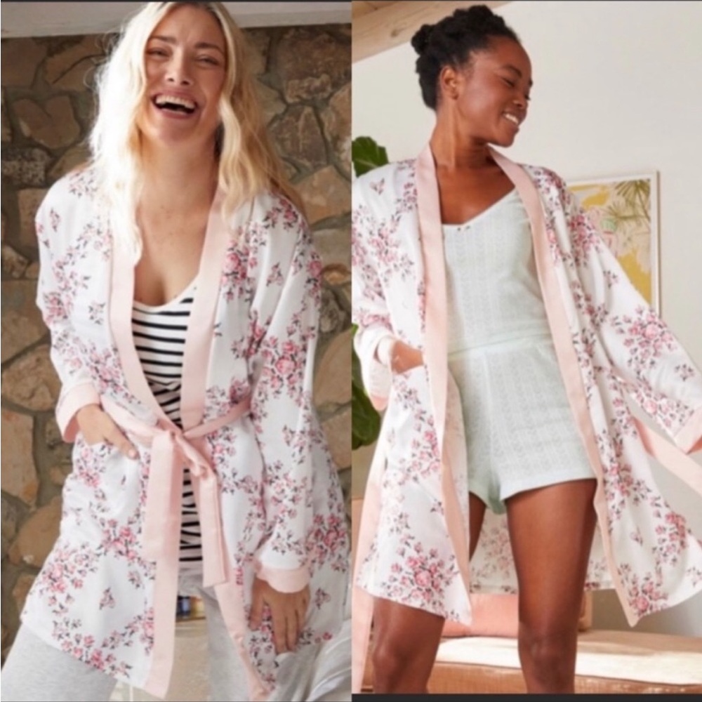 Morgan Lane x FabFitFun Ali Floral Robe